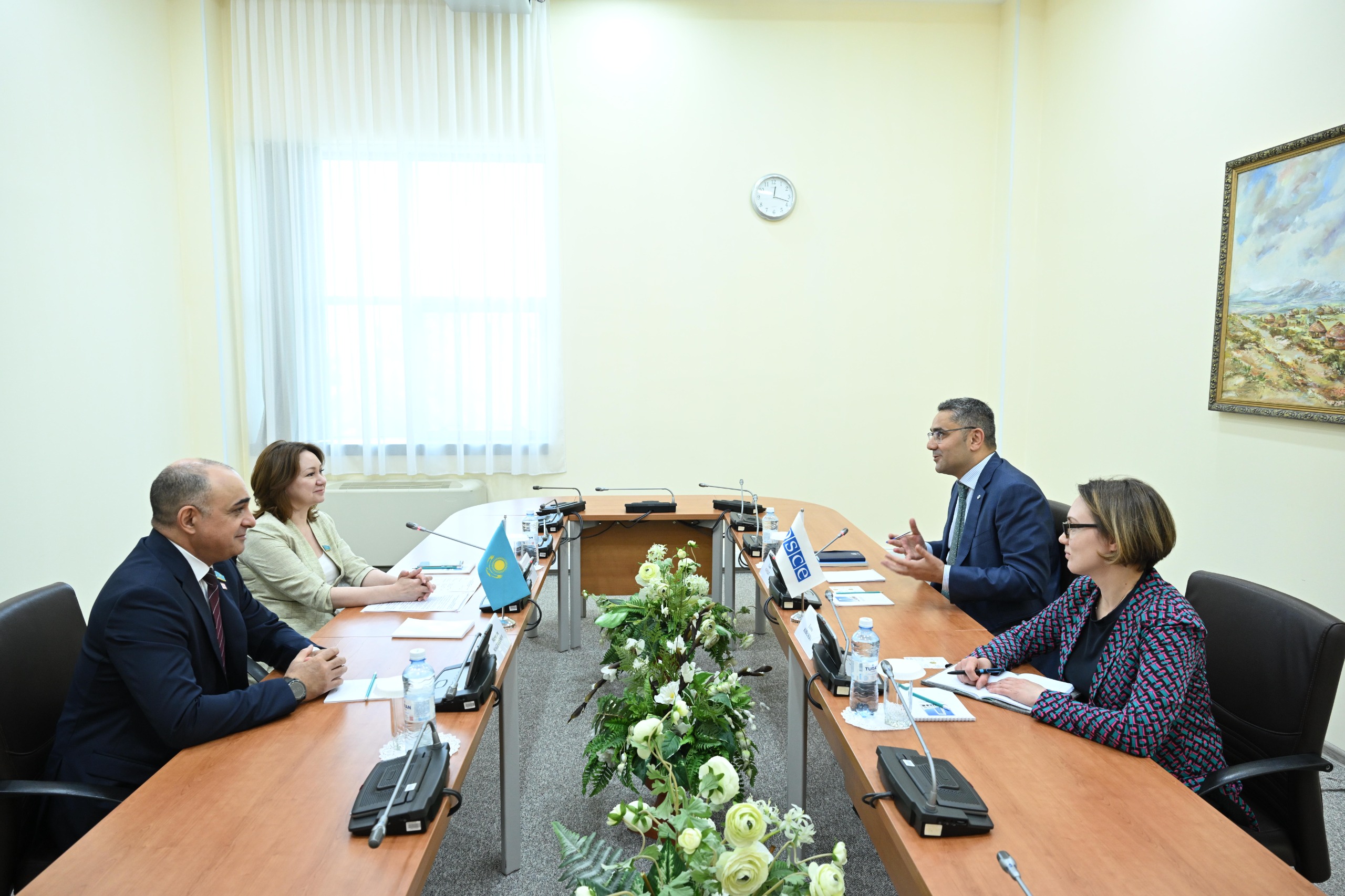 Мәжілісте Қазақстан мен Еуропадағы Қауіпсіздік және Ынтымақтастық Ұйымы өкілдерімен ынтымақтастық мәселелері талқыланды