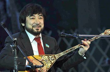 «Сахнаның киесі жоқ, бұл – артық әсірелеу» - Бекболат Тілеухан