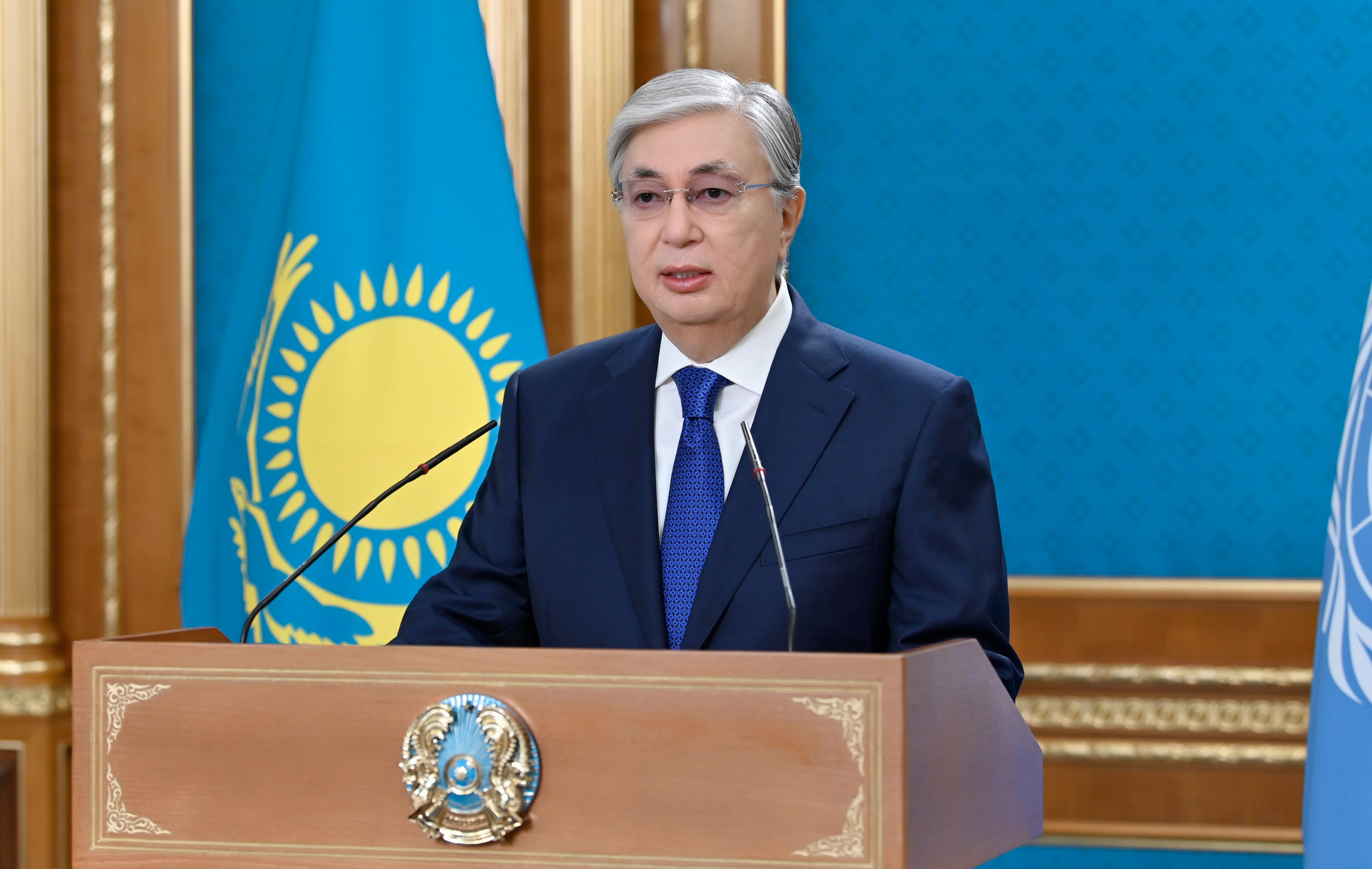 Токаев поздравил казахстанцев с Днем Абая