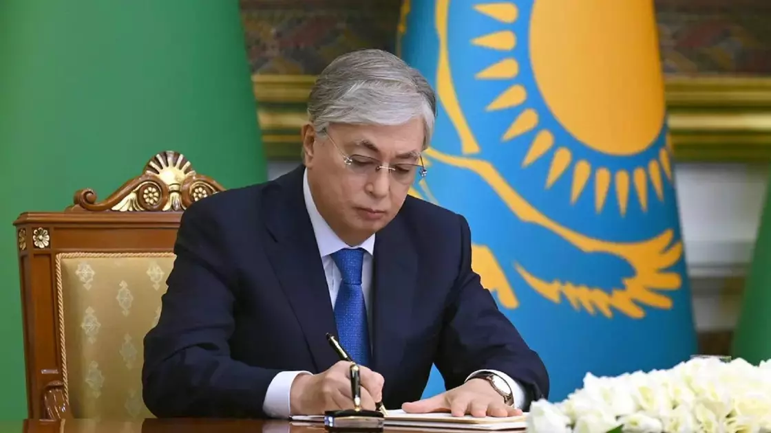 Тоқаев жазушы Валерий Михайловты І дәрежелі "Барыс" орденімен марапаттау туралы жарлыққа қол қойды