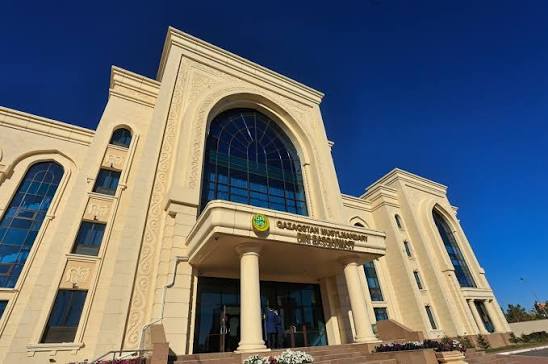 «Діни міндетін орындауына мүмкіндік беру керек»: ҚМДБ орамал мәселесіне қатысты пікір білдірді