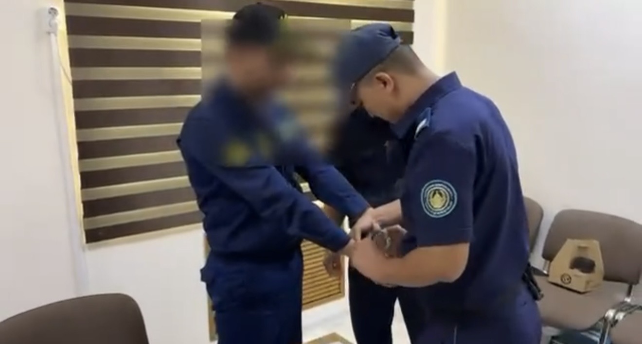 Пять должностных лиц задержали после гибели военнослужащих на Каспии