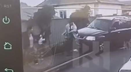 В Алматинской области водитель внедорожника сбил четверых подростков и скрылся