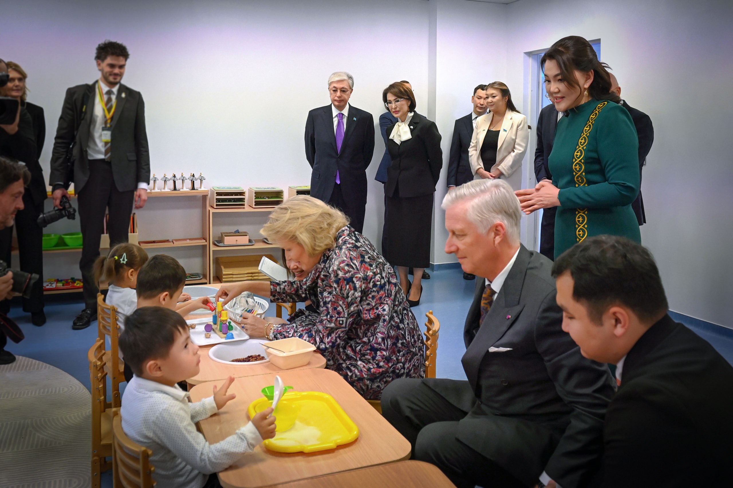 Бельгиялықтар Королі мен Патшайымы Ұлттық балаларды оңалту орталығына барды