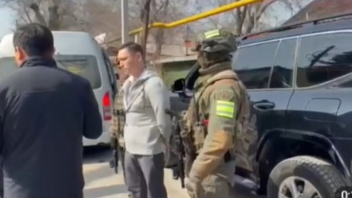 Аян Шарипбаев рассказал о связях Санжара Бокаева с представителями «старого Казахстана»
