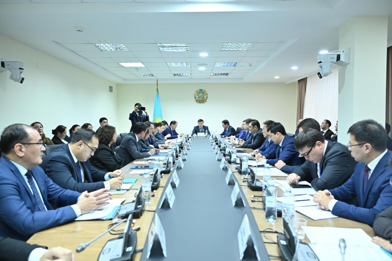 Құрылтай комитетінде өңірлік инфрақұрылымды дамыту мәселелері талқыланды